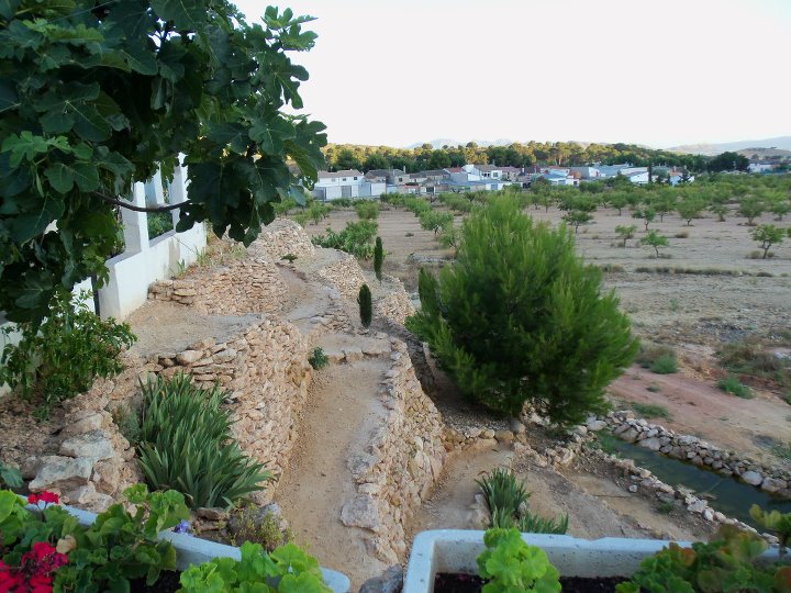 Chalet-cuevas en Fuente del Pino